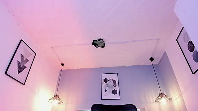 zoe-moreau online show from 02/11/26, 07:41