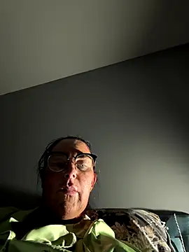 Angel-LinaX online show from 12/21/25, 09:11