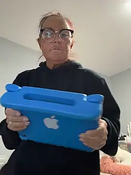 Angel-LinaX online show from 02/07/26, 09:40