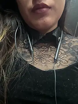 Snapshot of Angel-pune001 chatting on 11/16/25, 02:44 Angel-pune001 online show from 11/16/25, 02:44