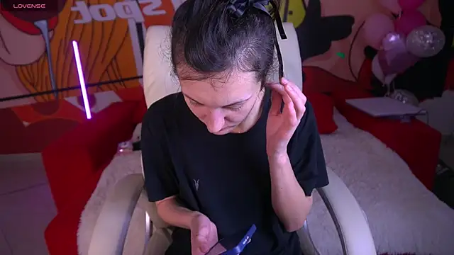 ZafiraMoonn online show from 02/25/26, 03:16