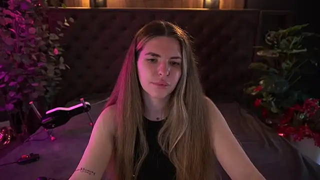 DanielaReign online show from 04/02/26, 06:00