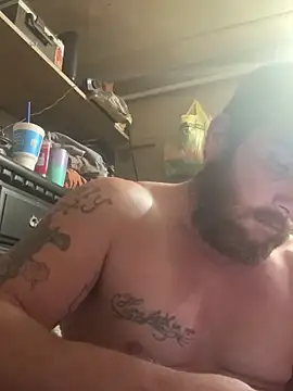 bkuterbach2015 online show from 12/15/25, 01:59