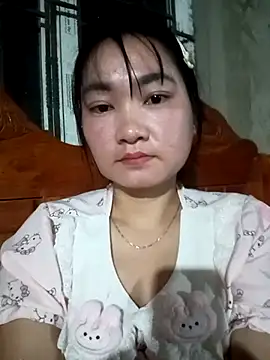 buom-xinh online show from 11/04/25, 01:32