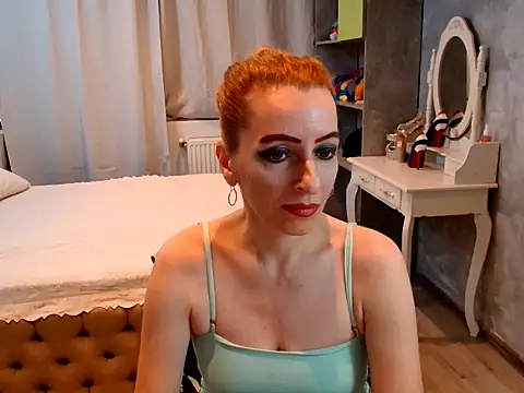 AnneDevrim online show from 11/18/25, 07:02