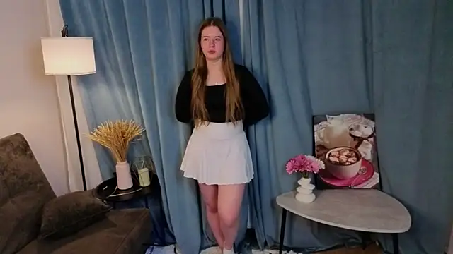 Snapshot of MowasaBritten chatting on 12/04/25, 04:05 MowasaBritten online show from 12/04/25, 04:05