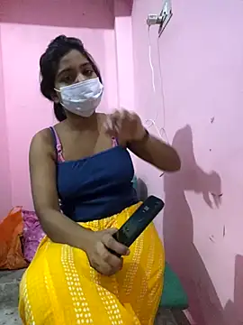 Snapshot of Rani_88 chatting on 11/04/25, 04:44 Rani 88 online show from 11/04/25, 04:44