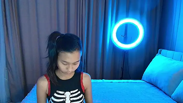 lihnpham online show from 11/18/25, 07:07