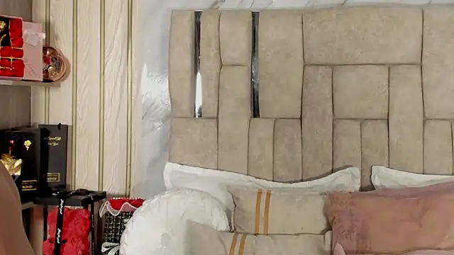 emilyoliver online show from 04/13/26, 08:25
