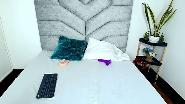 Snapshot of KimberlyFox_t chatting on 01/17/26, 01:38 KimberlyFox t online show from 01/17/26, 01:38