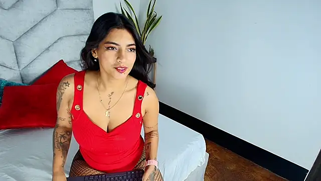 Snapshot of KimberlyFox_t chatting on 02/17/26, 12:56 KimberlyFox t online show from 02/17/26, 12:56