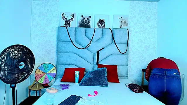 Snapshot of KimberlyFox_t chatting on 06/19/26, 01:15 KimberlyFox t online show from 06/19/26, 01:15