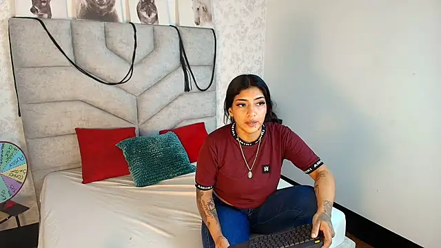 Snapshot of KimberlyFox_t chatting on 07/13/26, 03:15 KimberlyFox t online show from 07/13/26, 03:15