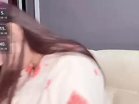 Yesenia- online show from 11/21/25, 01:43