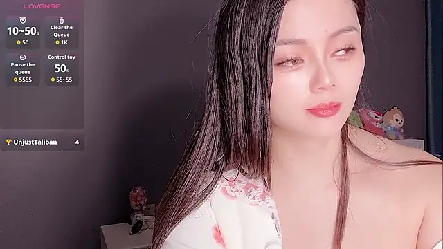 Yesenia- online show from 11/30/25, 01:26