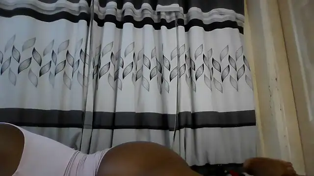 Snapshot of BARBIEDOLLXXX chatting on 11/28/25, 09:28 BARBIEDOLLXXX online show from 11/28/25, 09:28