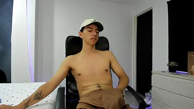 Snapshot of _rhys_jagger chatting on 11/07/25, 04:23 rhys jagger online show from 11/07/25, 04:23