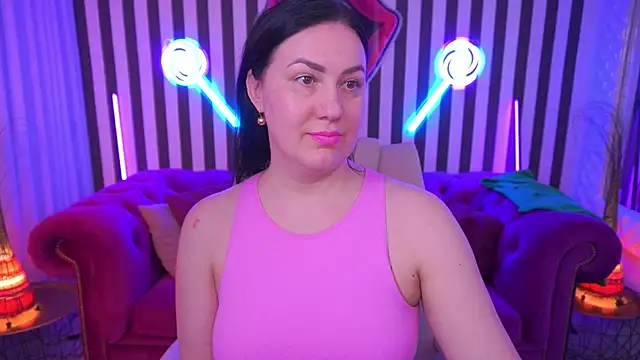 Snapshot of VelvetLuck chatting on 05/08/26, 01:05 VelvetLuck online show from 05/08/26, 01:05