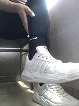 Xeena  online show from 11/14/25, 05:22