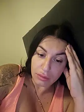 Julianneloreen online show from 11/05/25, 12:10