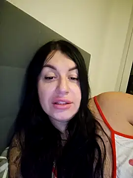 Julianneloreen online show from 11/05/25, 05:02