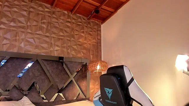 Kiara velvet   online show from 04/06/26, 05:19