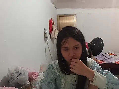 Snapshot of RebelAura chatting on 06/01/26, 12:29 RebelAura online show from 06/01/26, 12:29