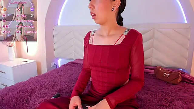 Isabella Crofts online show from 06/05/26, 03:02