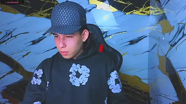 Suarezz10  online show from 11/07/25, 12:49