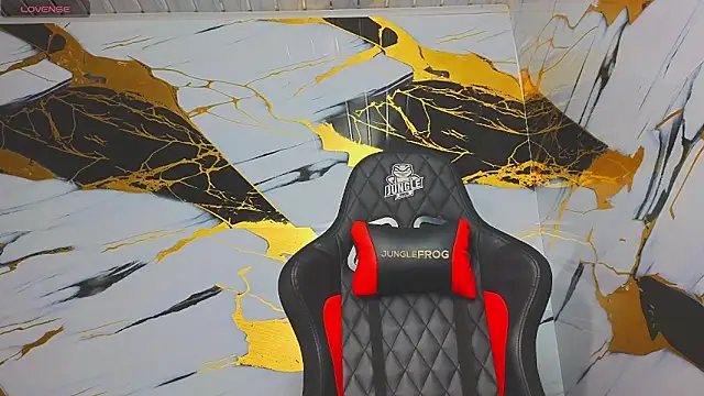 Suarezz10  online show from 11/08/25, 12:05