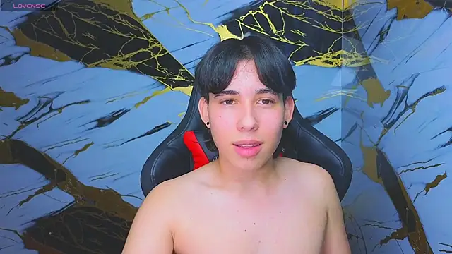 Suarezz10  online show from 11/13/25, 03:55