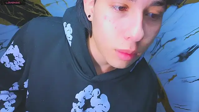 Suarezz10  online show from 11/14/25, 12:26