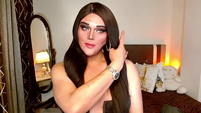 AmazingDivina online show from 12/19/25, 11:17