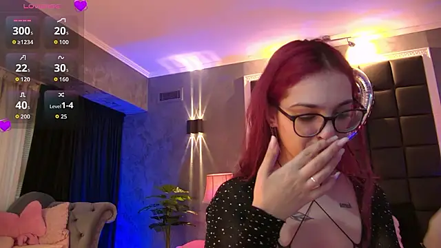 Snapshot of Siena_Foxx chatting on 02/17/26, 02:57 Siena Foxx online show from 02/17/26, 02:57