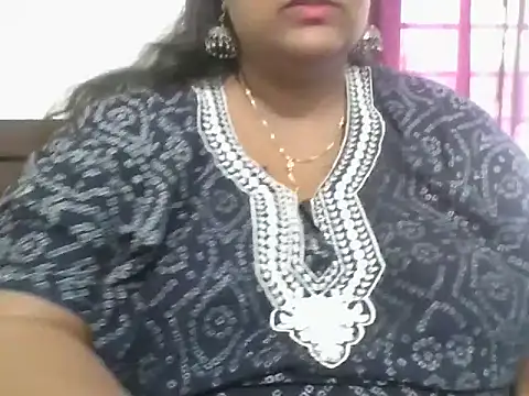 hootypriya online show from 02/25/26, 04:55