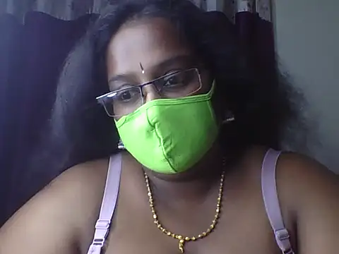 Snapshot of hootypriya chatting on 05/08/26, 06:24 hootypriya online show from 05/08/26, 06:24