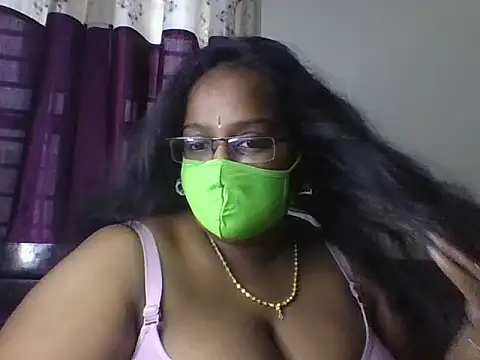Snapshot of hootypriya chatting on 05/09/26, 08:19 hootypriya online show from 05/09/26, 08:19