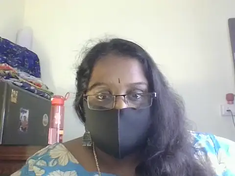 hootypriya online show from 07/19/26, 09:57
