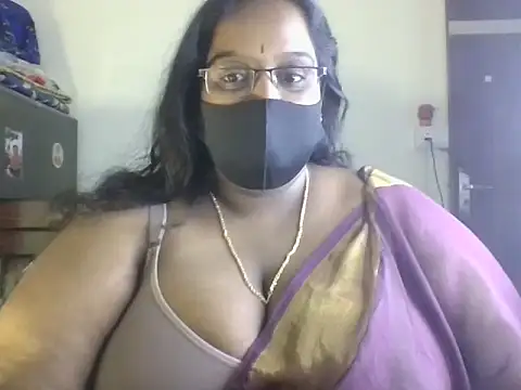 hootypriya online show from 07/27/26, 04:47