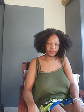 Snapshot of Mommy_Sienna chatting on 05/30/26, 01:19 Mommy Sienna online show from 05/30/26, 01:19
