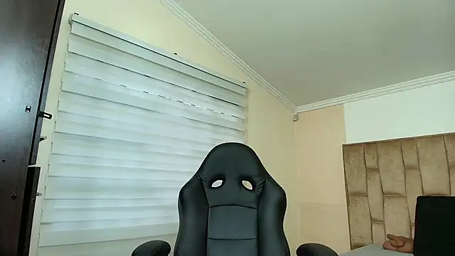 BeatrizSchmidt online show from 11/21/25, 10:58