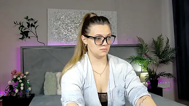 Snapshot of AnabeleBliss chatting on 07/28/26, 12:48 AnabeleBliss online show from 07/28/26, 12:48