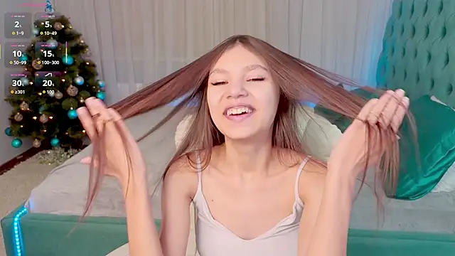 Little  Lunaa online show from 12/22/25, 10:12