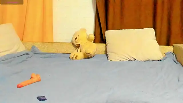 Eva purrr  online show from 12/19/25, 01:12