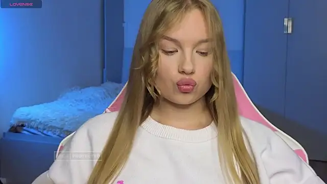 Lunar Flare online show from 11/12/25, 04:29