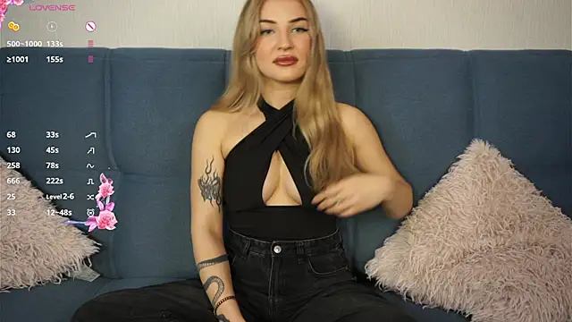 hannah aura online show from 11/08/25, 02:06