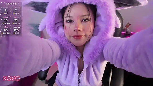 violettabond online show from 11/08/25, 12:49