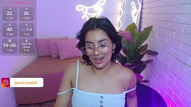 PEACHY TAY online show from 11/06/25, 11:44