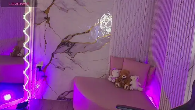 PEACHY TAY online show from 03/25/26, 11:49