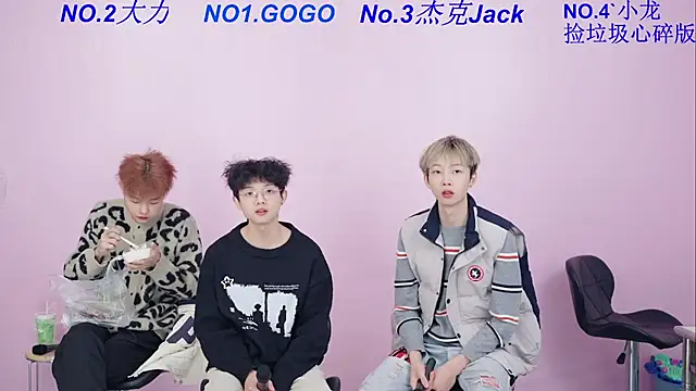 Beautifulboys-999 online show from 12/04/25, 11:08